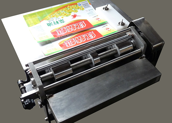 自動(dòng)涂膠機(jī) LM-3E